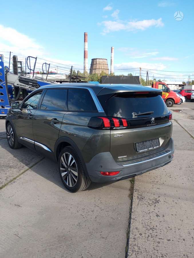 Peugeot 5008 - 8