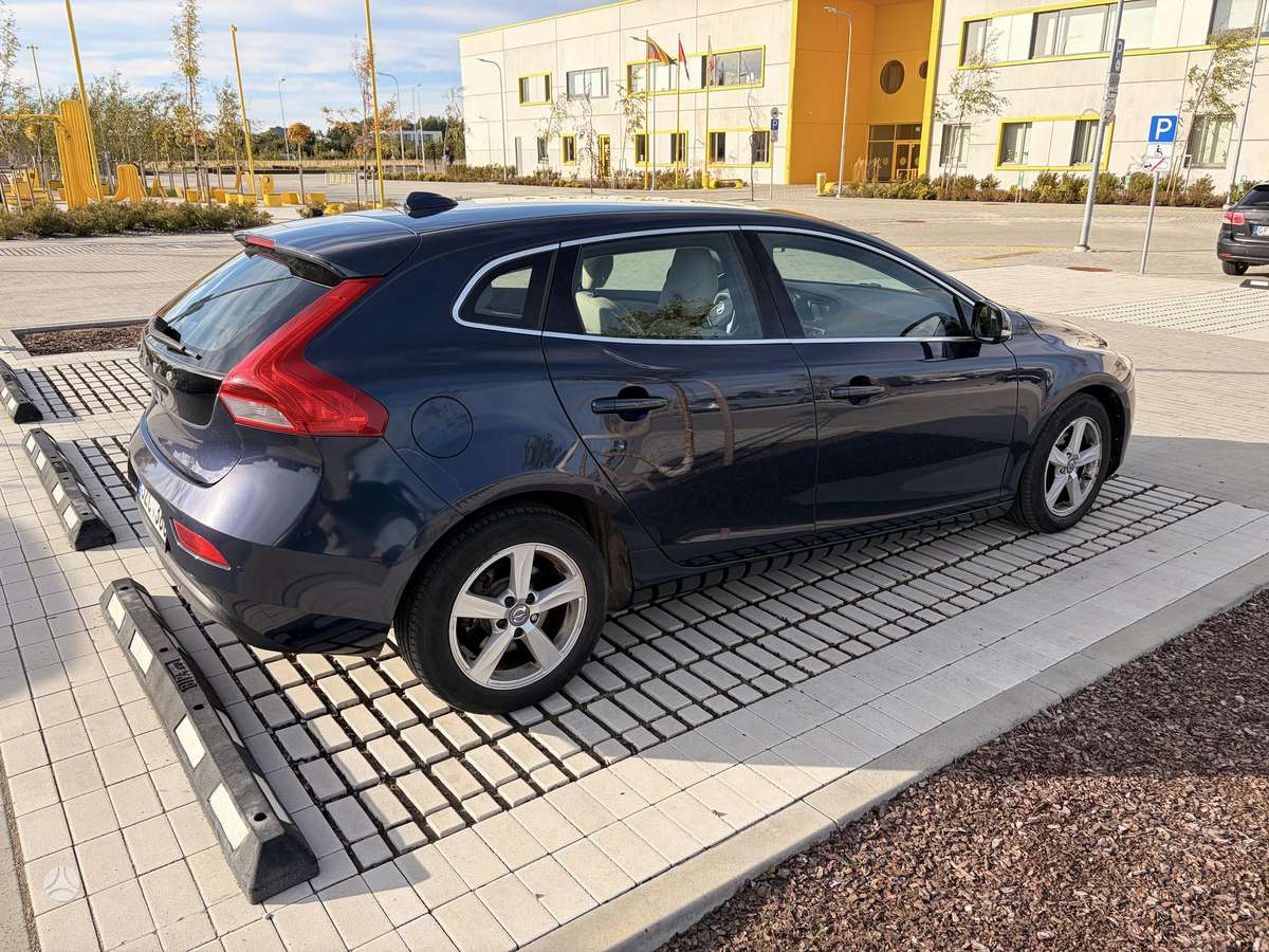 Volvo V40 - 4