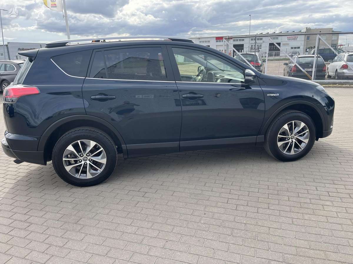 Toyota RAV4 - 5