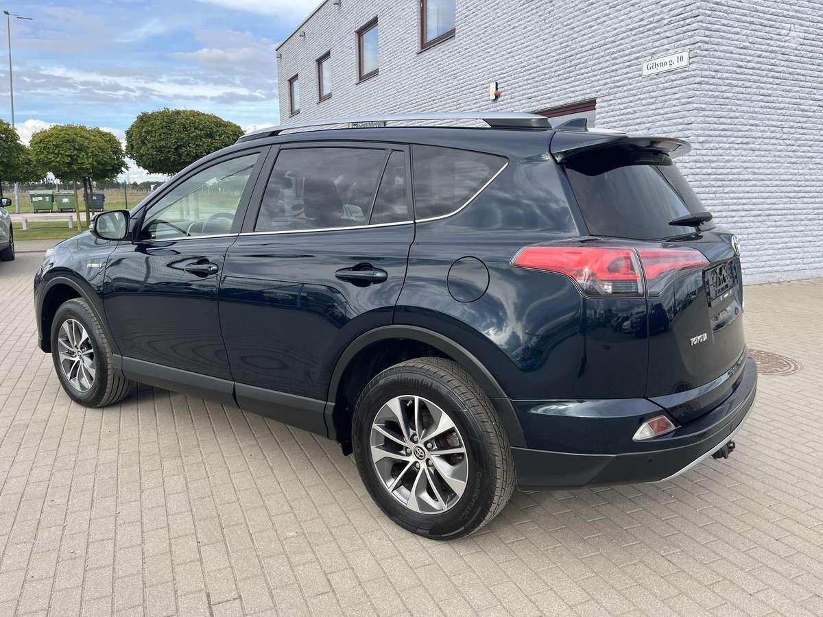 Toyota RAV4 - 8