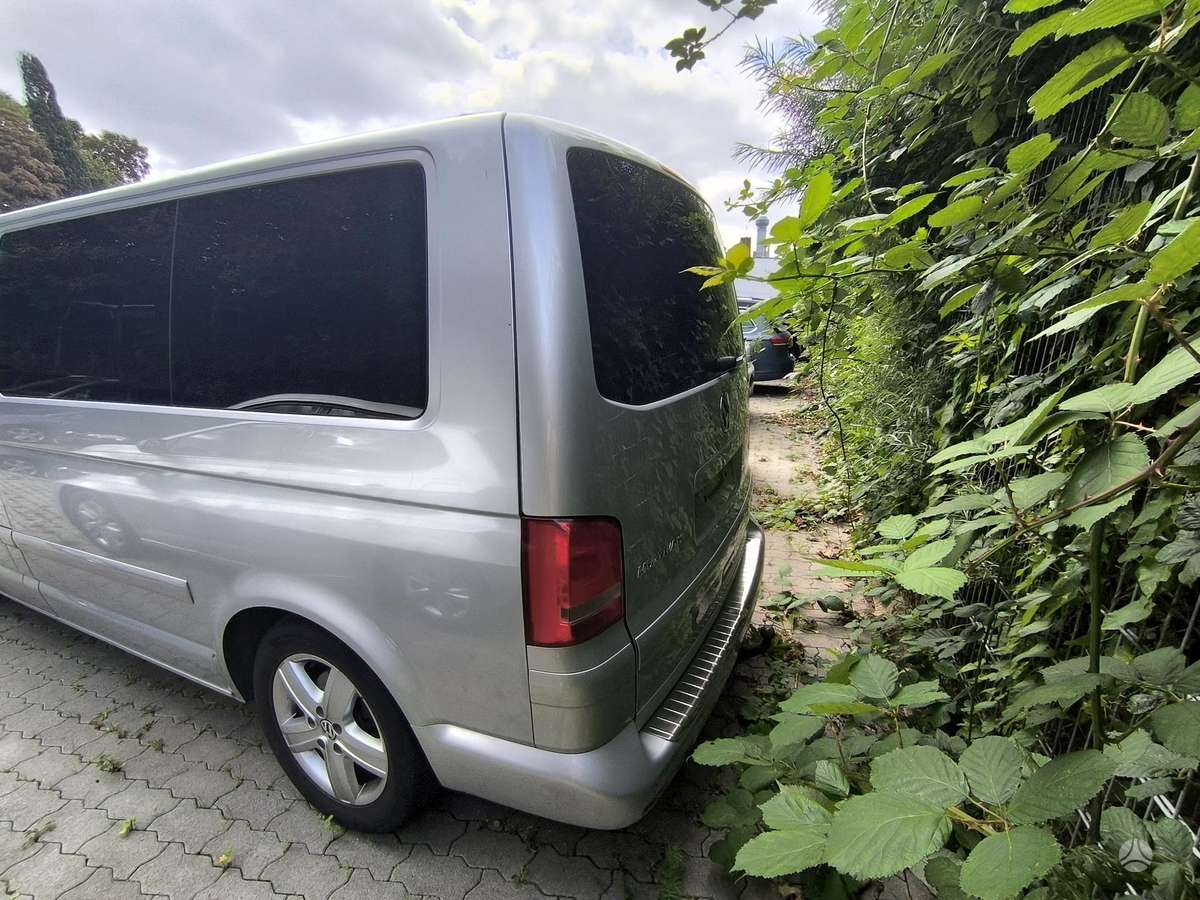 Volkswagen Multivan - 8