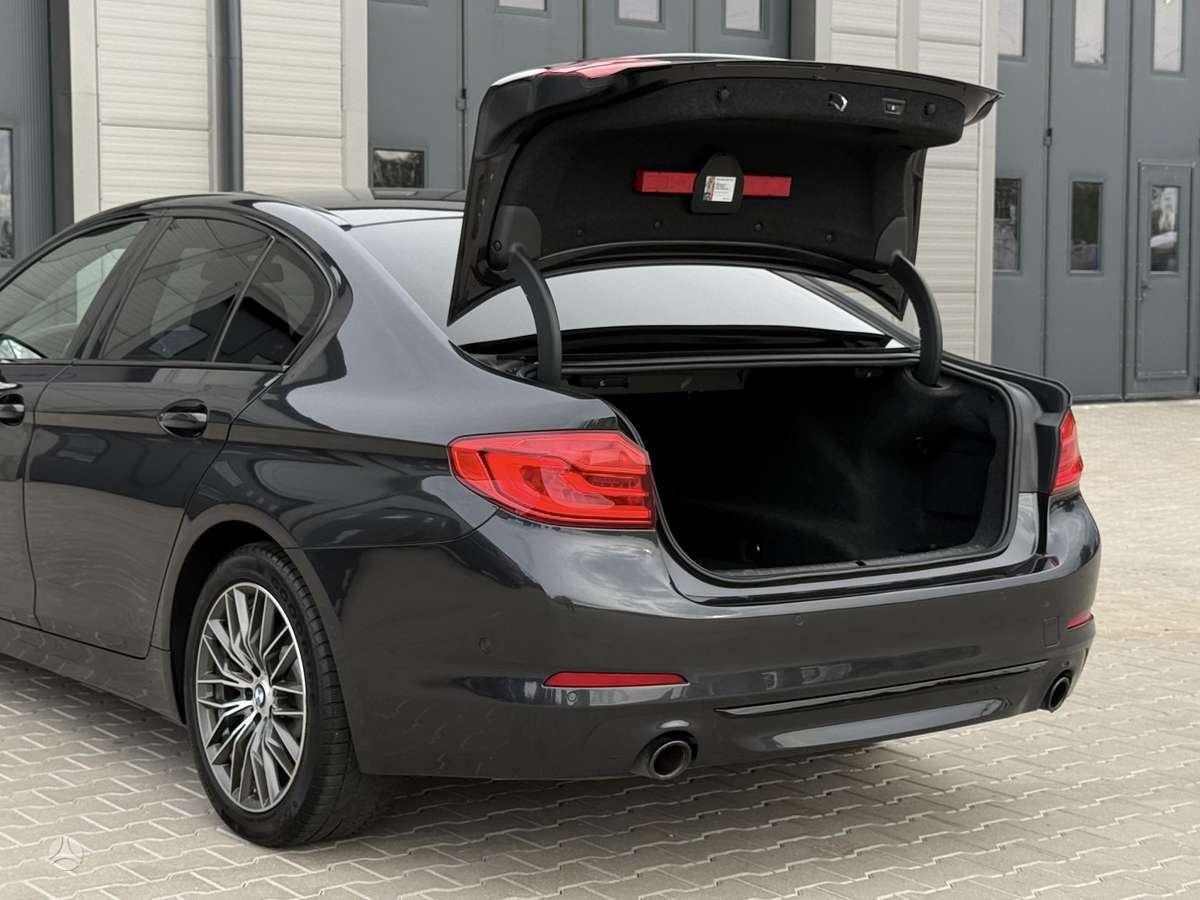 BMW 520, 2.0 l., Седан