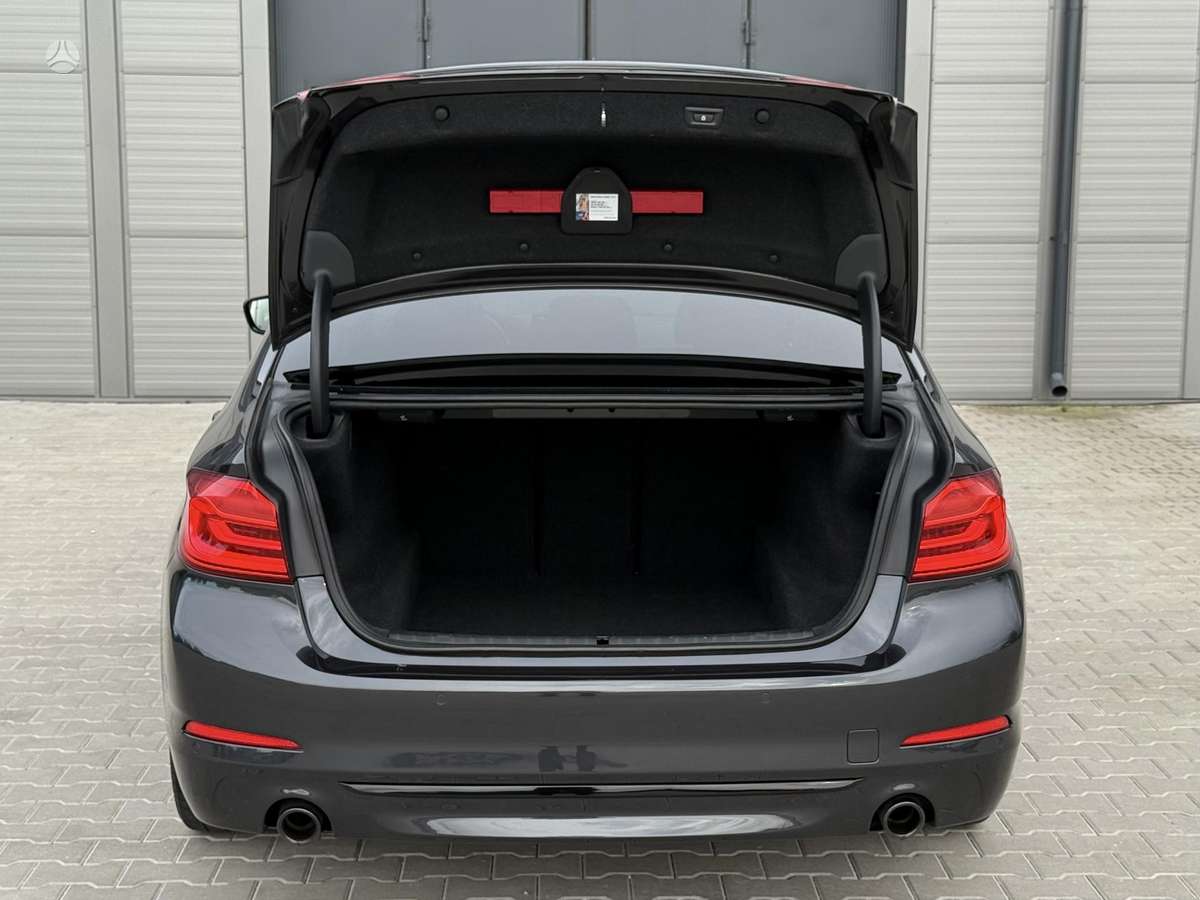 BMW 520, 2.0 l., Седан