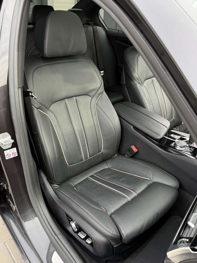 BMW 520, 2.0 l., Седан