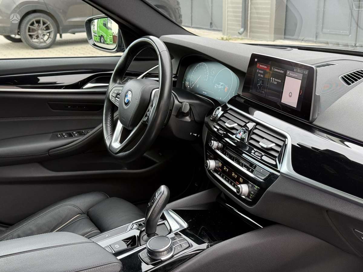 BMW 520, 2.0 l., Седан