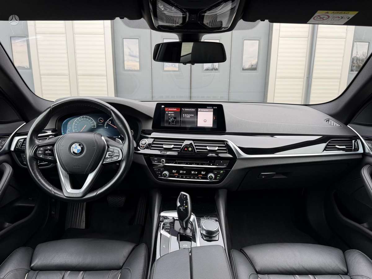 BMW 520, 2.0 l., Седан