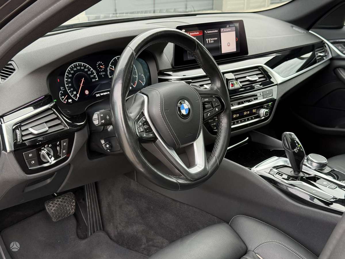 BMW 520, 2.0 l., Седан