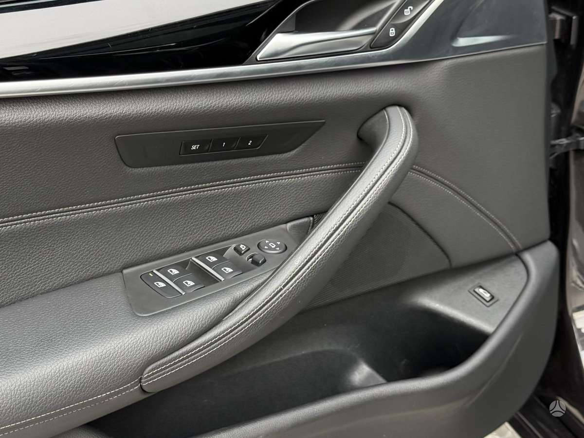 BMW 520, 2.0 l., Седан