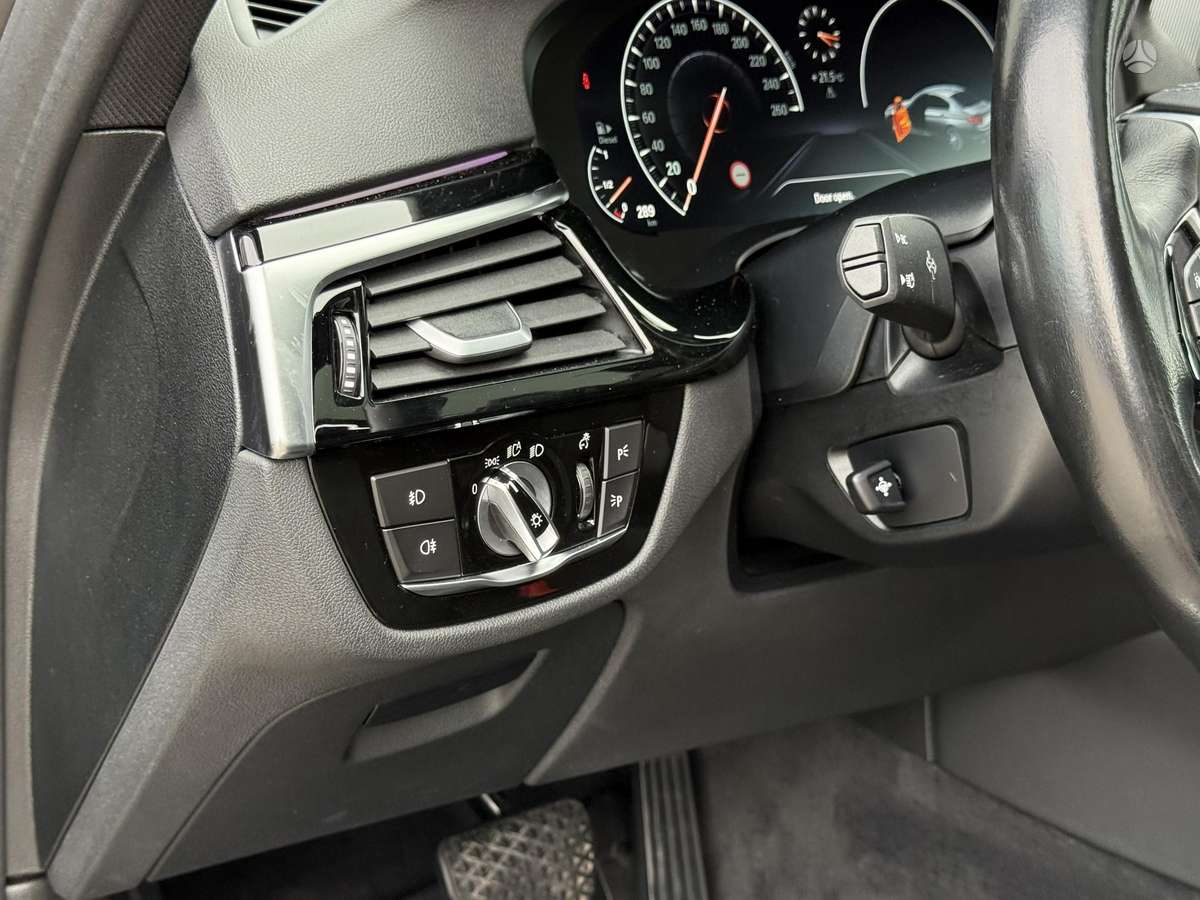 BMW 520, 2.0 l., Седан