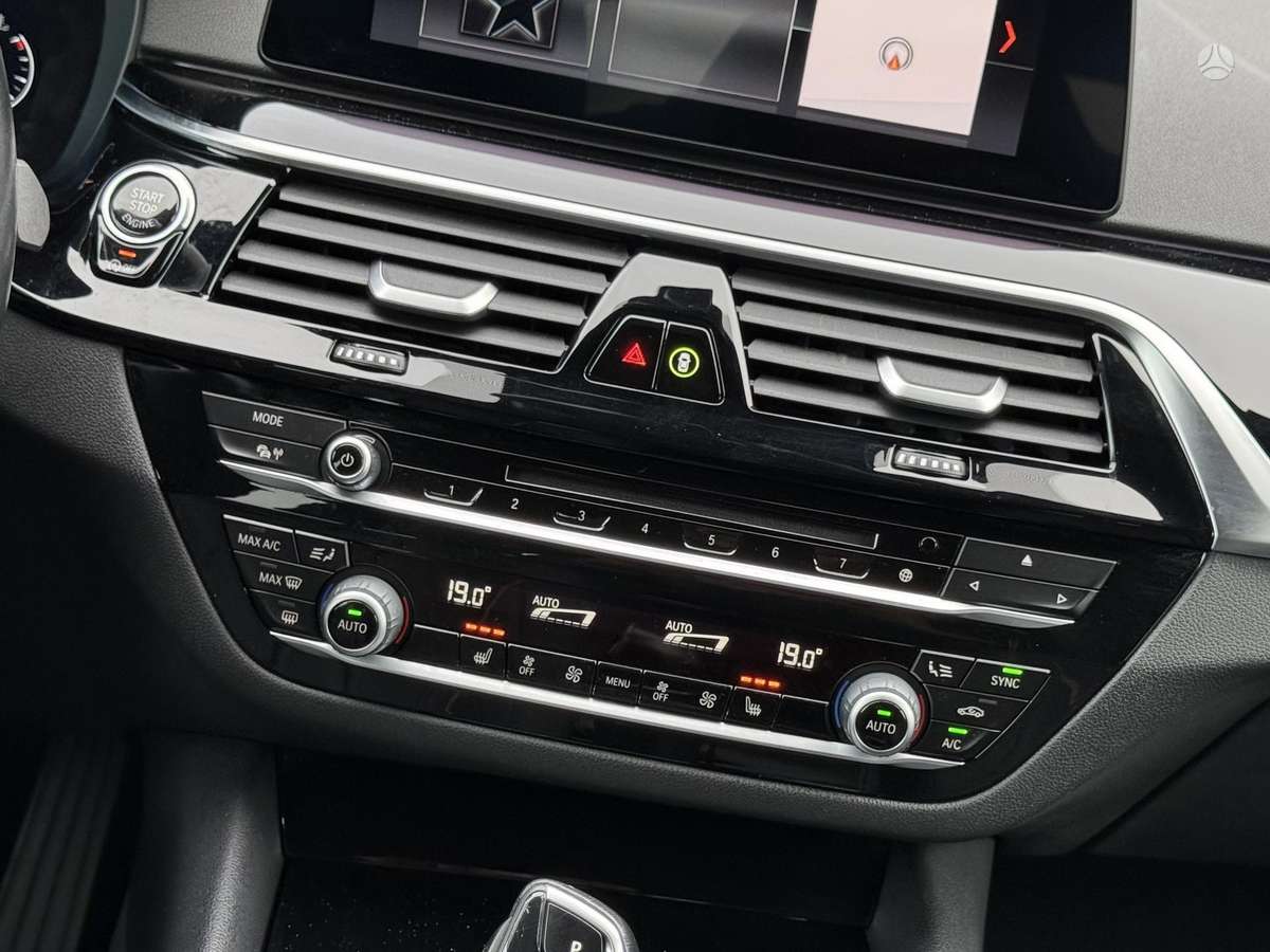 BMW 520, 2.0 l., Седан