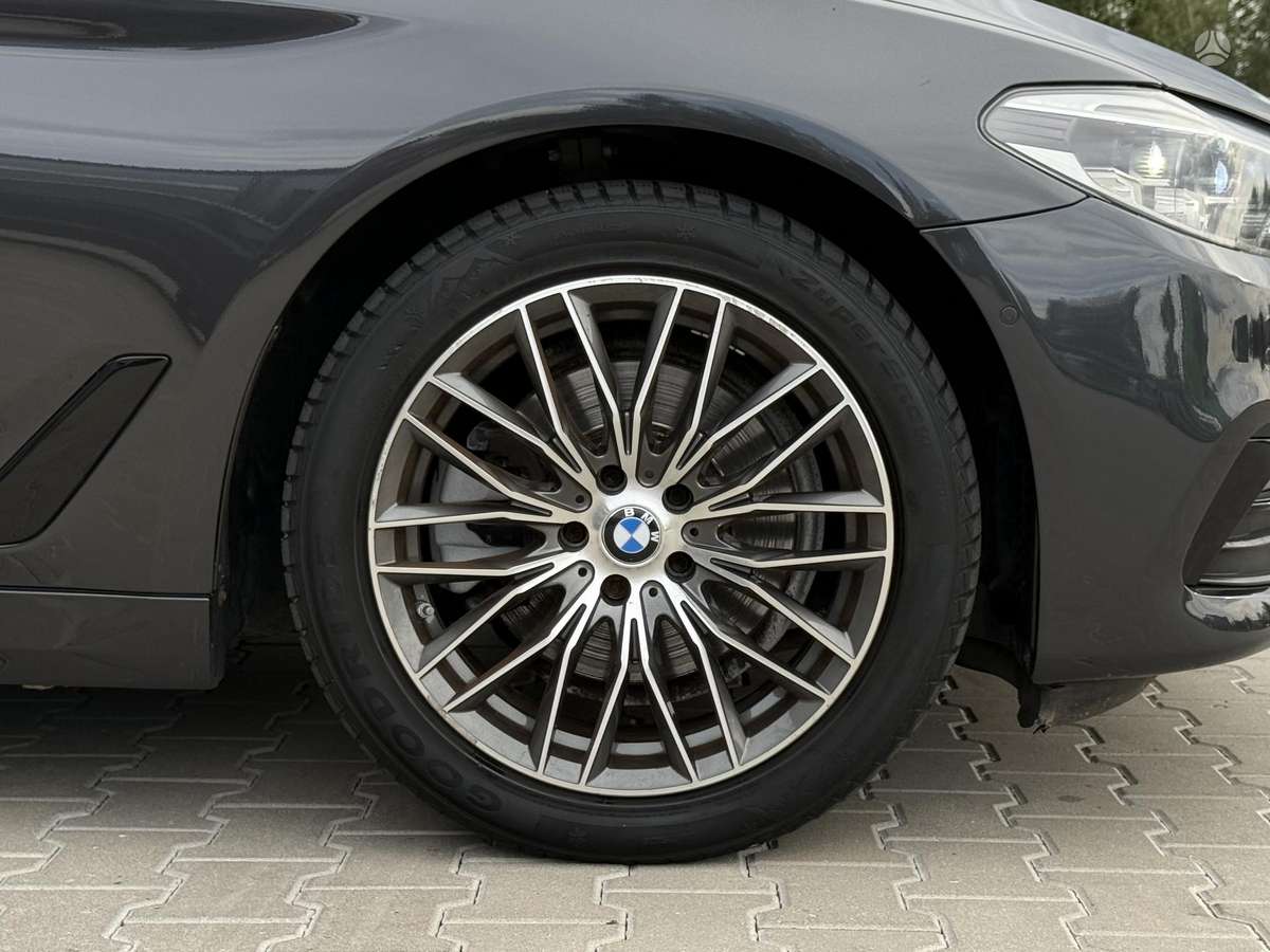 BMW 520, 2.0 l., Седан