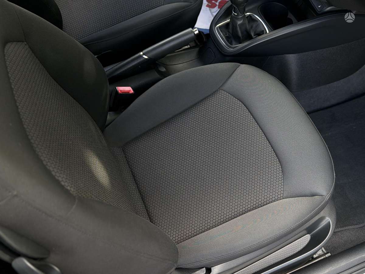 Audi A1, 1.6 l., Хэтчбек