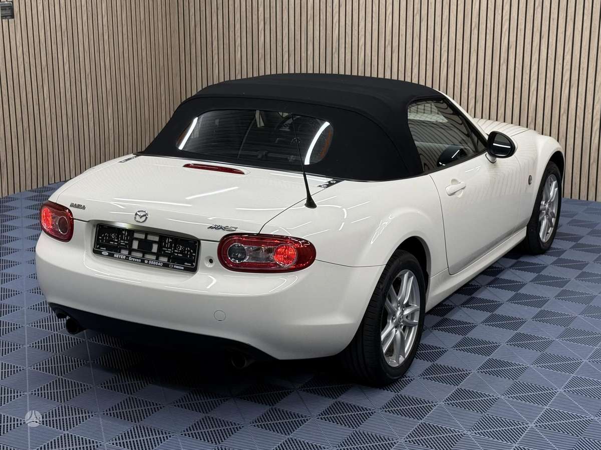Mazda MX-5, 1.8 l., Кабриолет