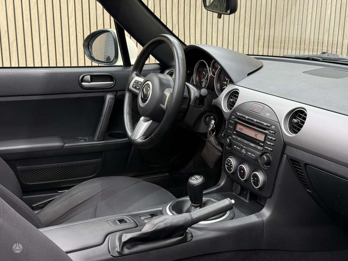 Mazda MX-5, 1.8 l., Кабриолет