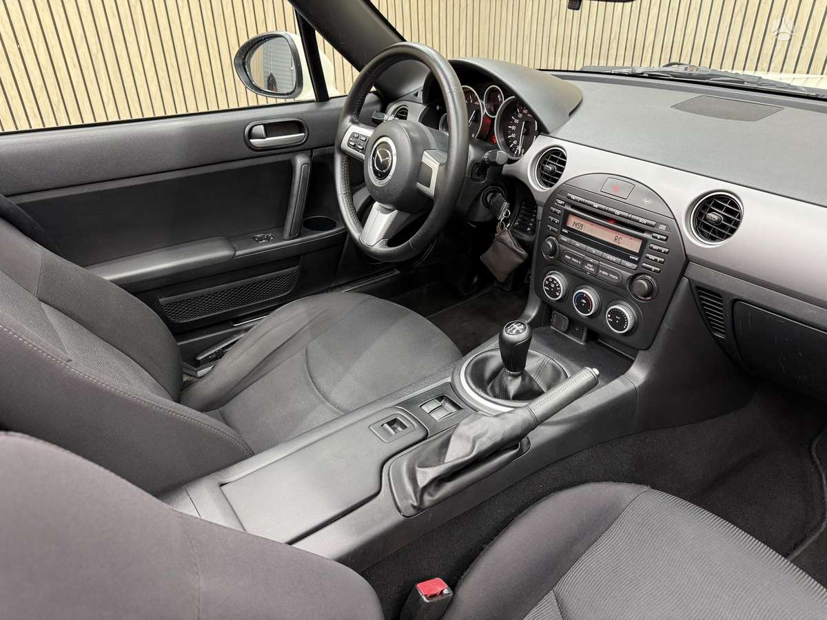 Mazda MX-5, 1.8 l., Кабриолет