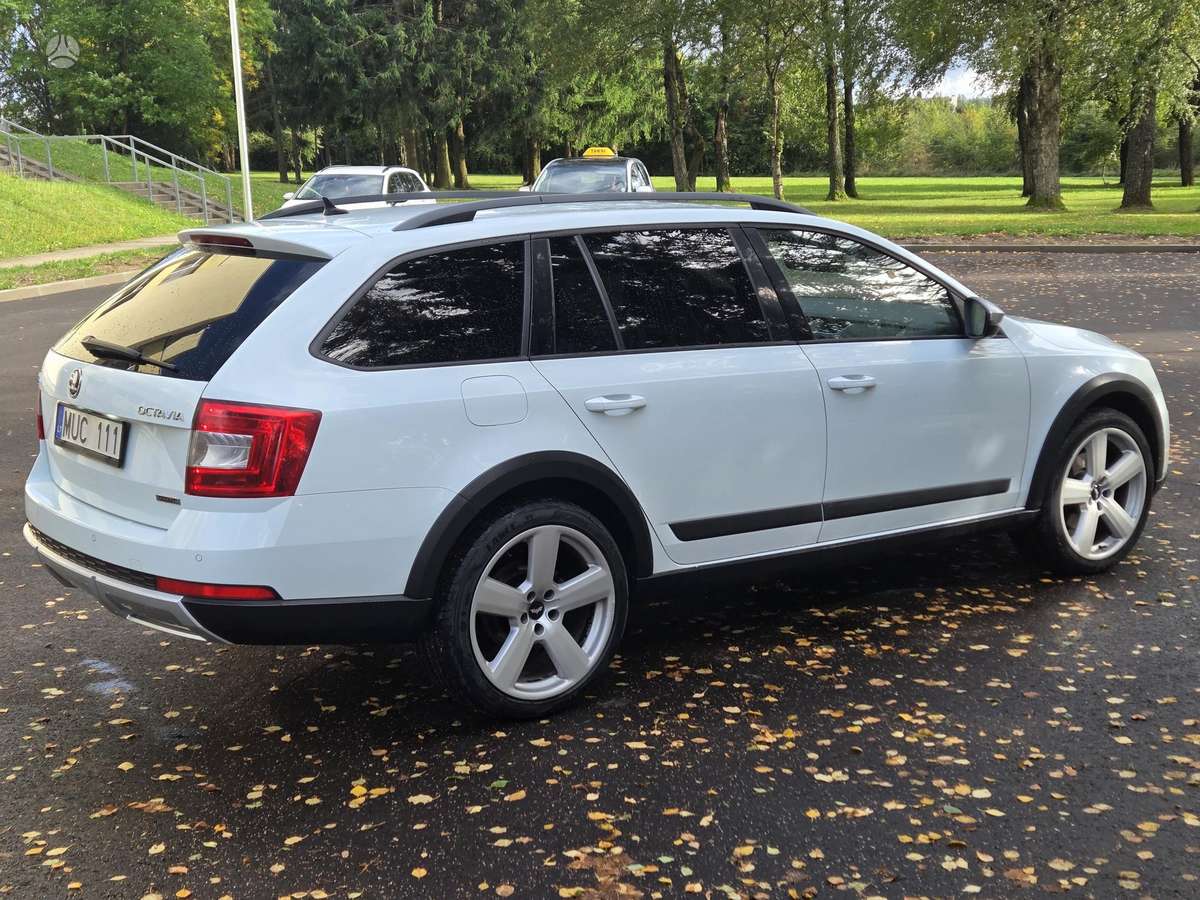 Škoda Octavia Scout - 4