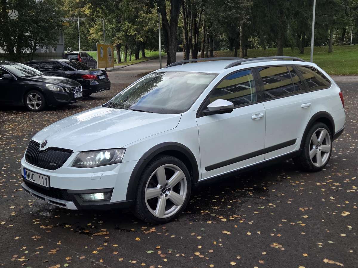 Škoda Octavia Scout - 10