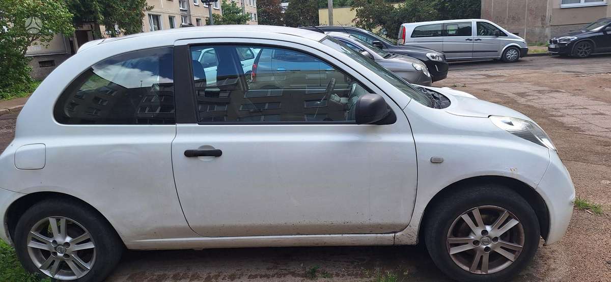 Nissan Micra, 1.2 l., hatchback