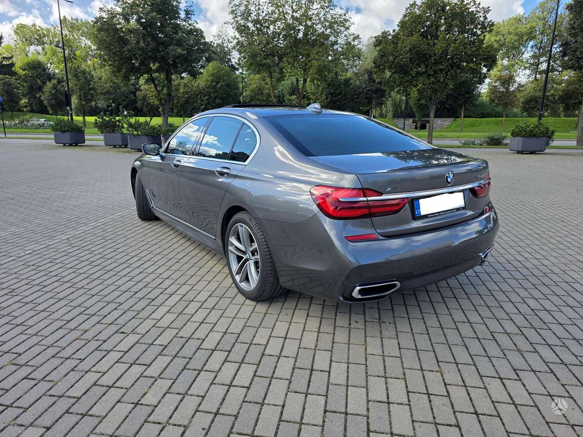 BMW 740, 3.0 l., Седан
