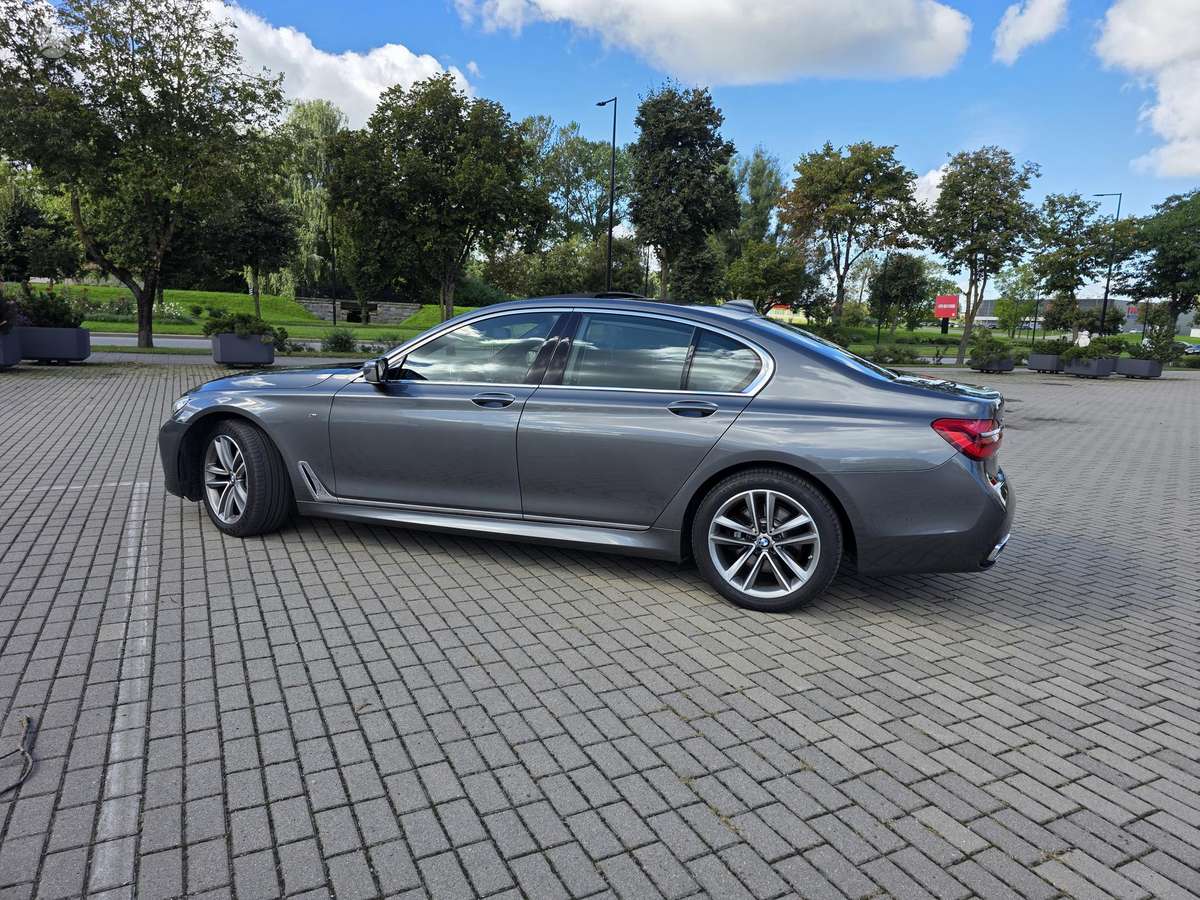 BMW 740, 3.0 l., Седан