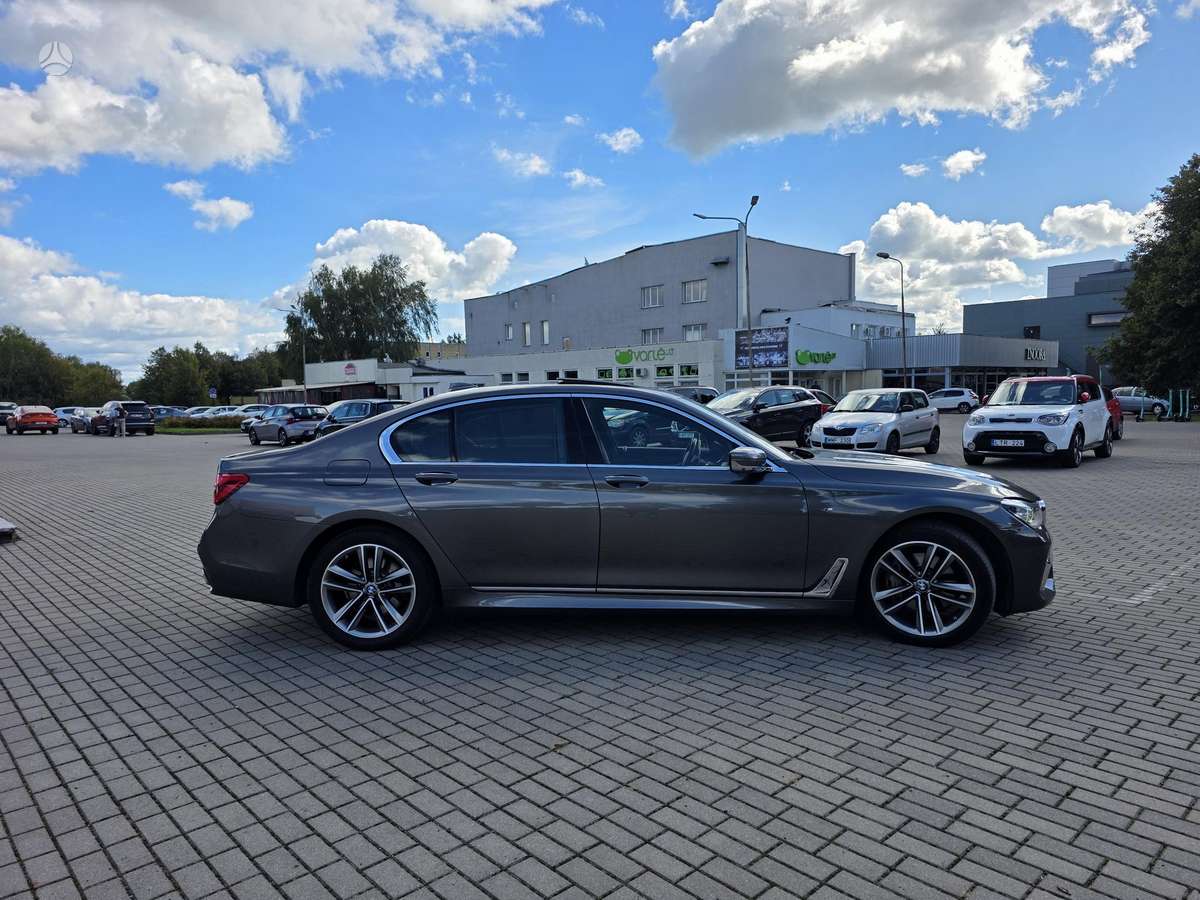 BMW 740, 3.0 l., Седан