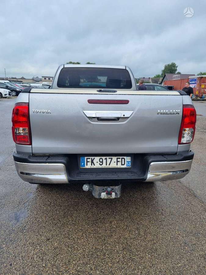 Toyota Hilux - 3