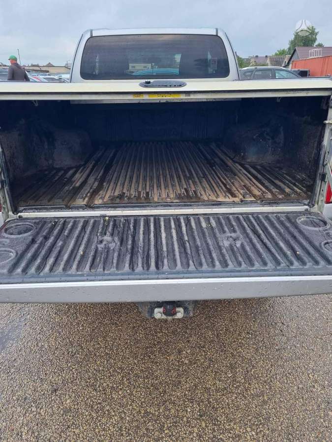 Toyota Hilux - 4