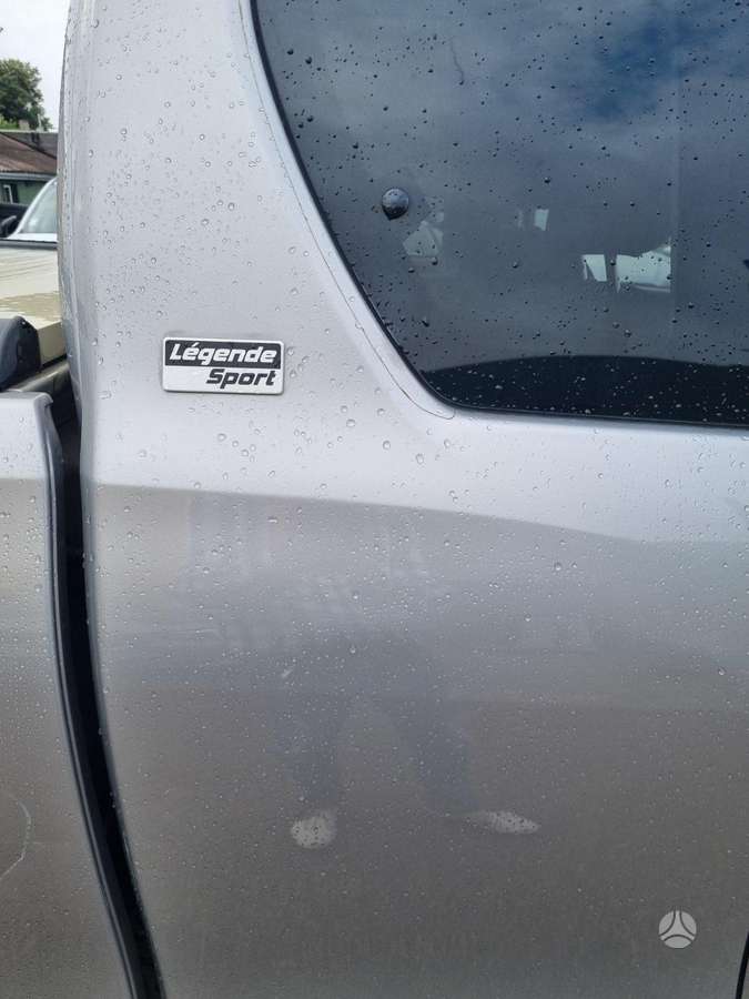 Toyota Hilux - 5