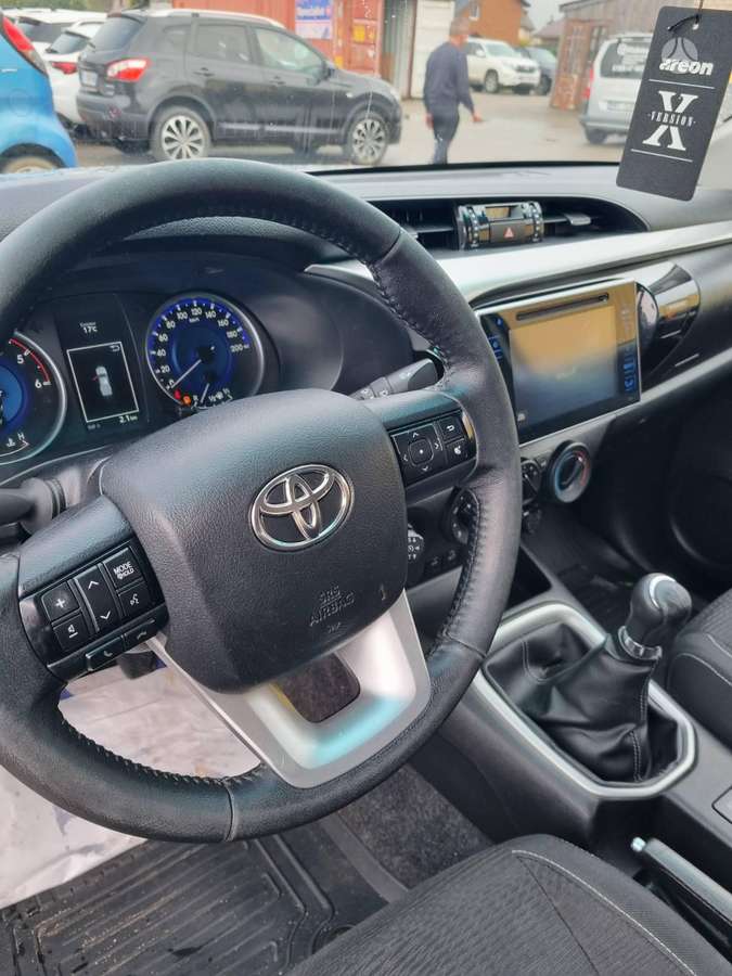 Toyota Hilux - 6