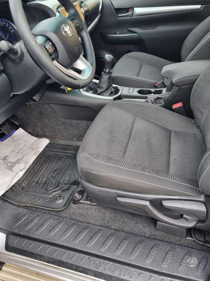Toyota Hilux - 7