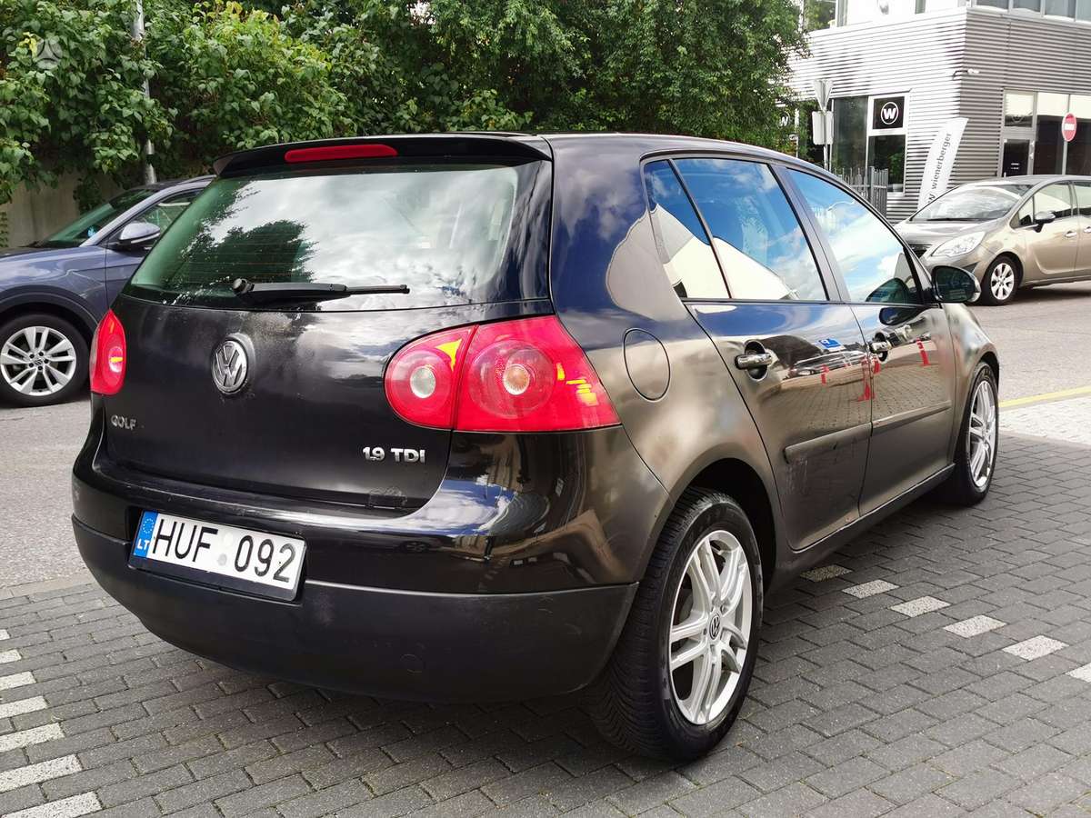 Volkswagen Golf - 3