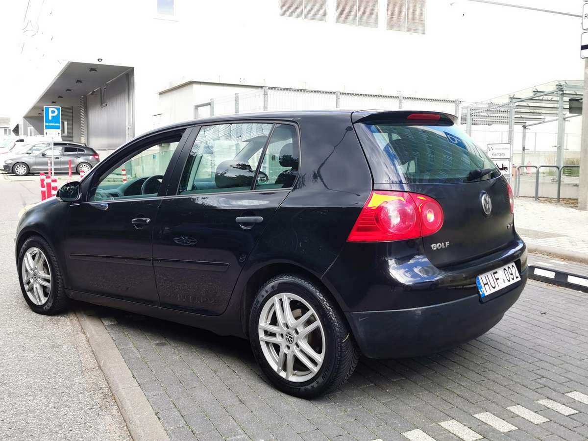Volkswagen Golf - 5