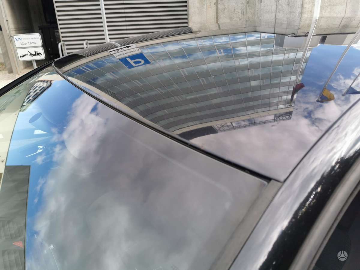 Volkswagen Golf - 8