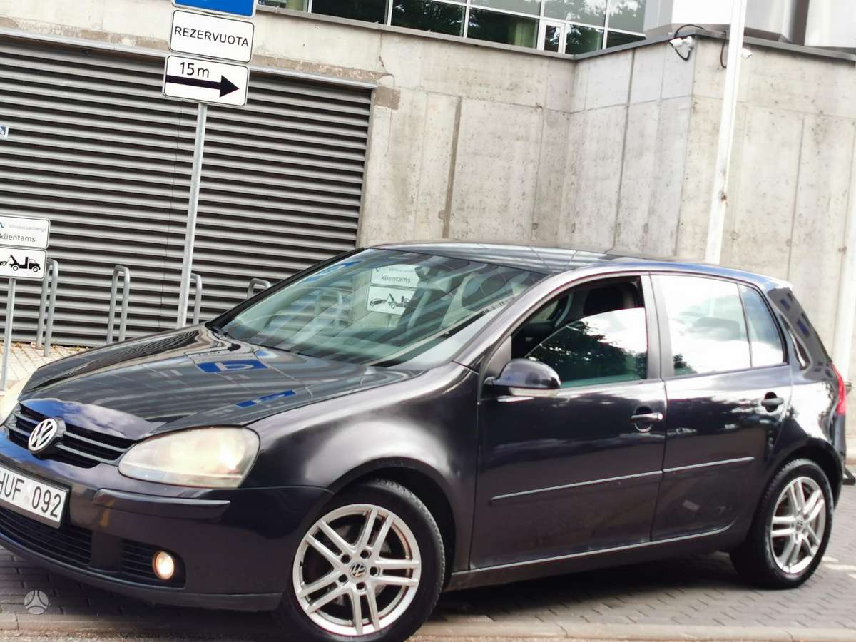 Volkswagen Golf - 10