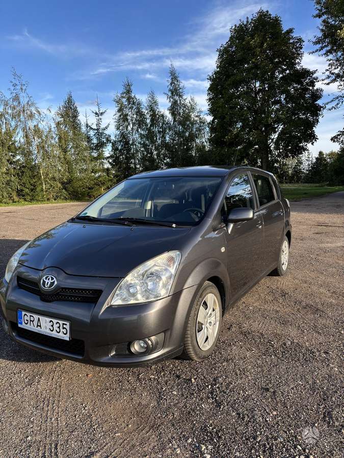 Toyota Corolla Verso - 1