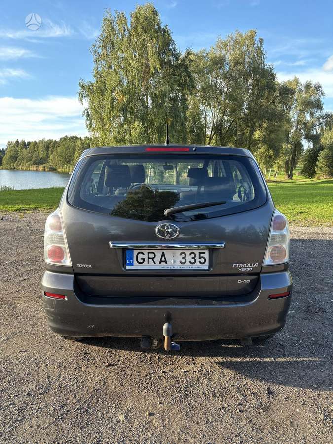 Toyota Corolla Verso - 3