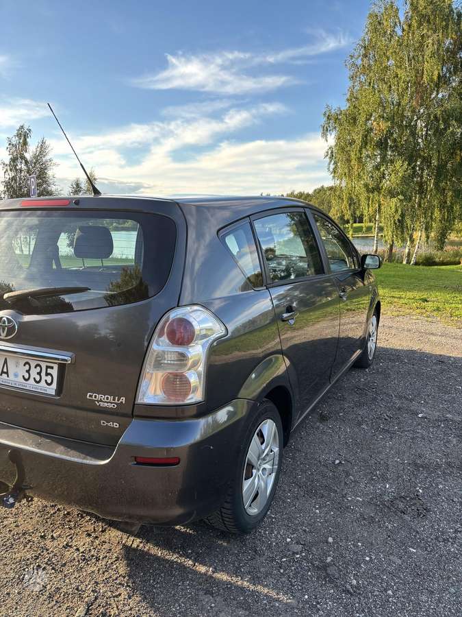 Toyota Corolla Verso - 4