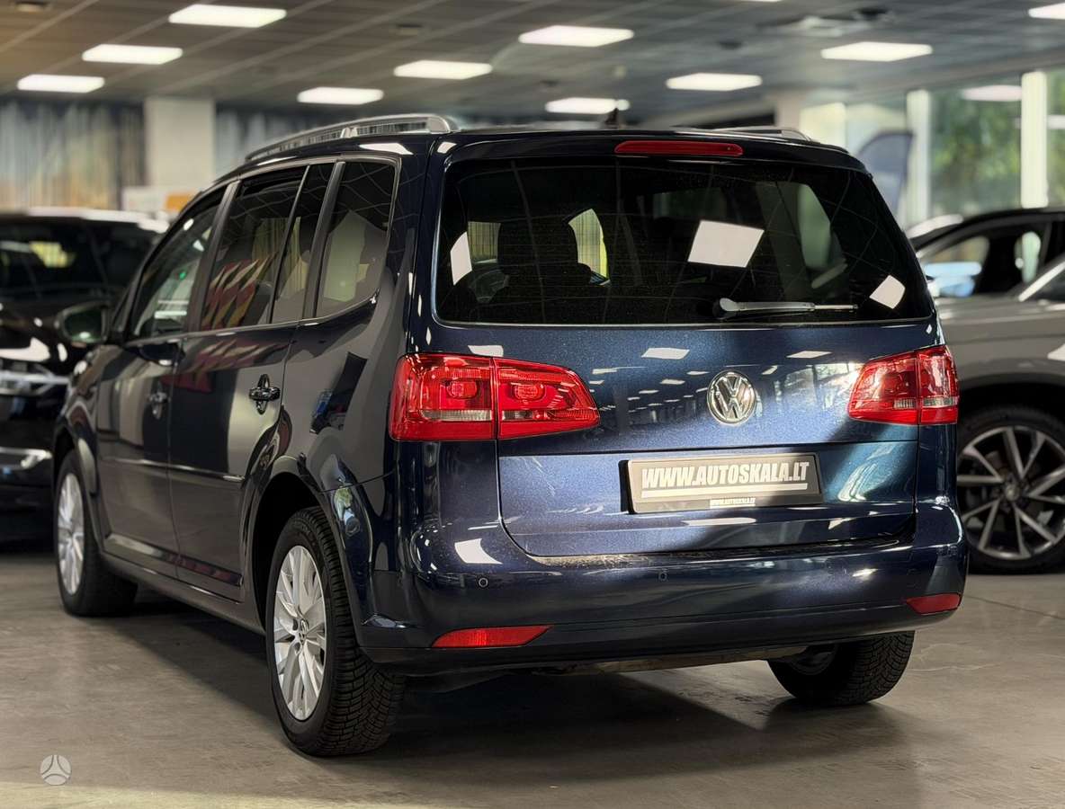 Volkswagen Touran - 8
