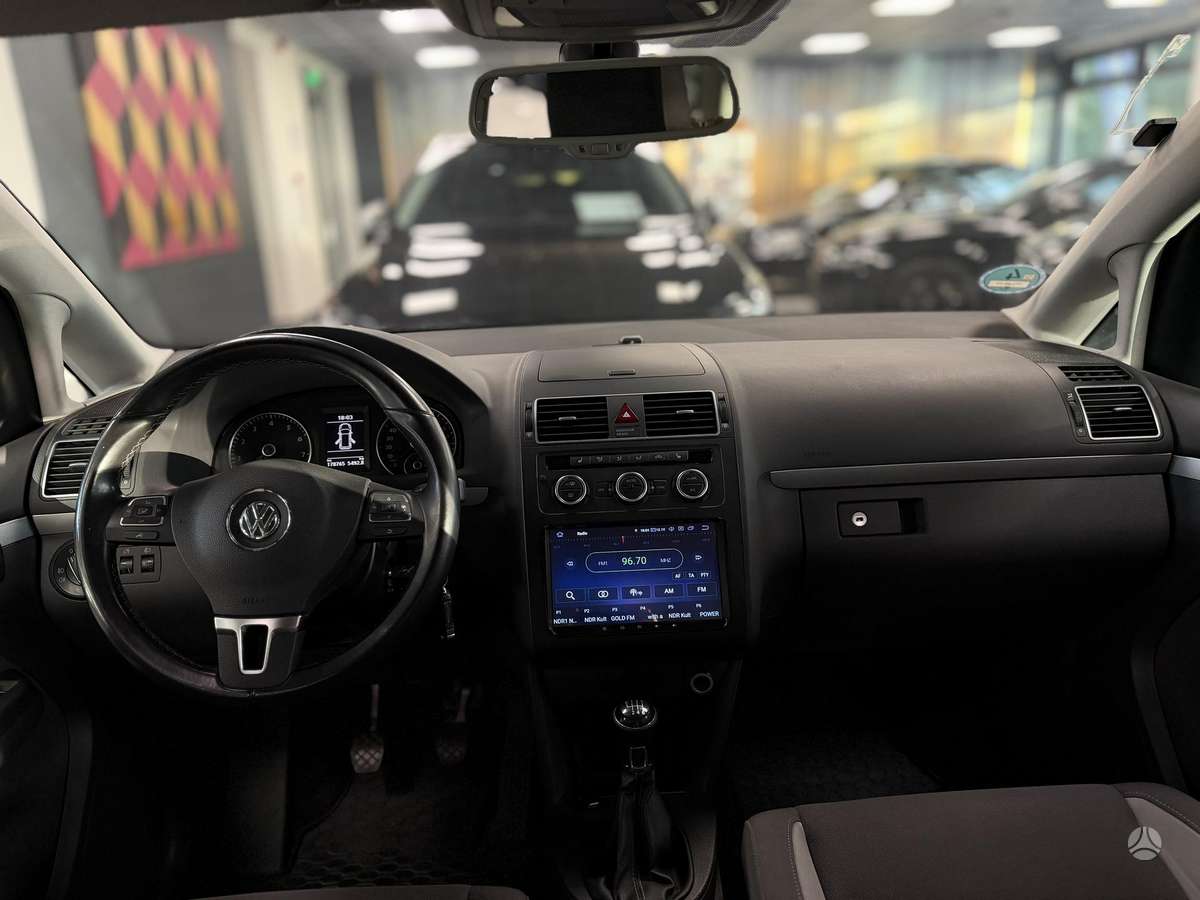 Volkswagen Touran - 9