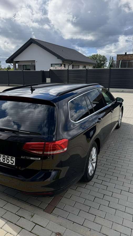 Volkswagen Passat - 11