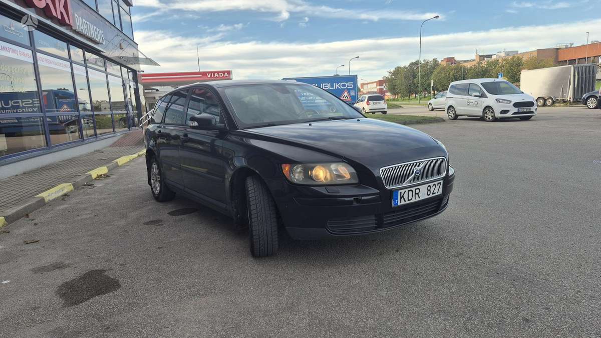 Volvo V50 - 1