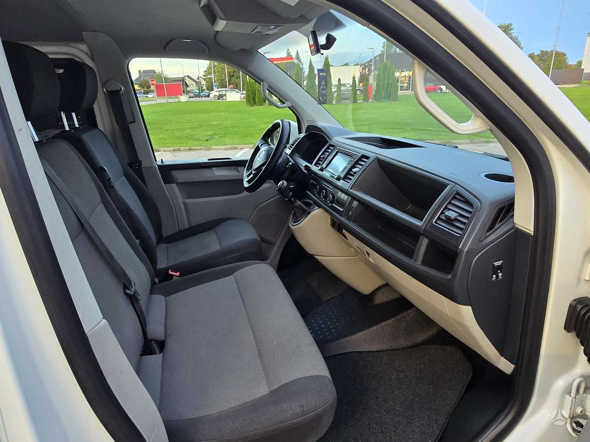 Volkswagen Transporter - 11