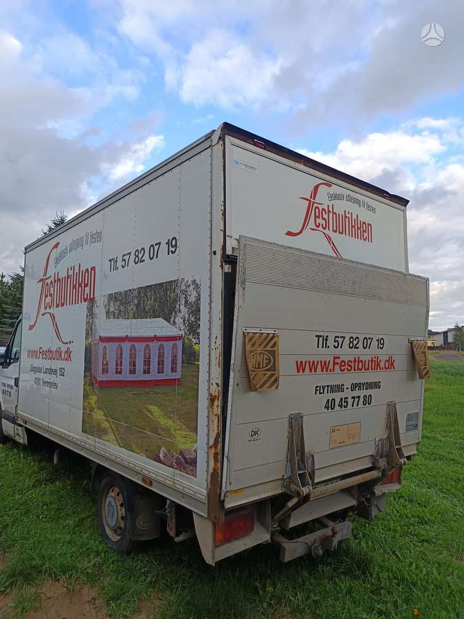 Opel Movano, box trucks / box vans