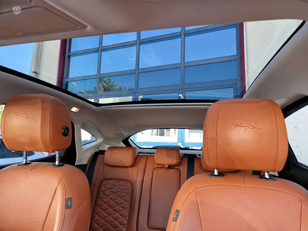 Jaguar E-Pace, 2.0 l., Внедорожник / Кроссовер