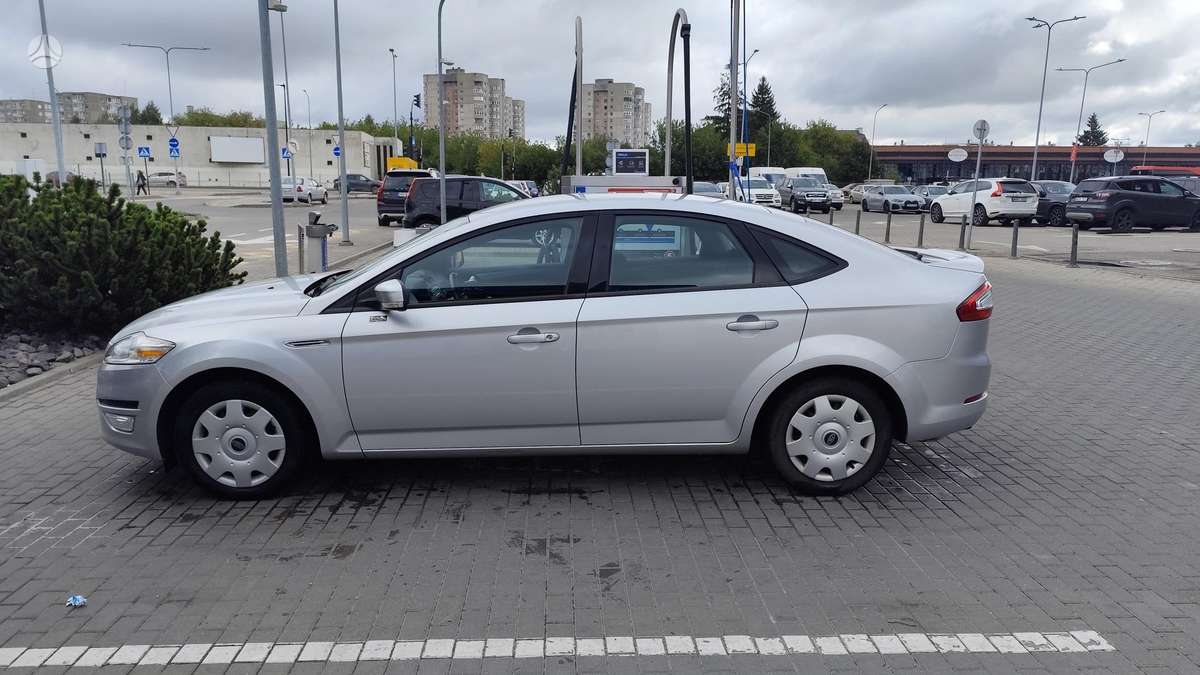 Ford Mondeo, 2.0 l., hatchback