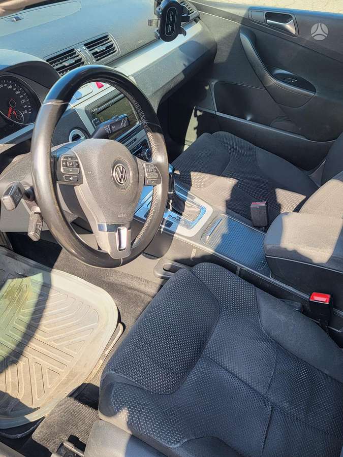 Volkswagen Passat - 9