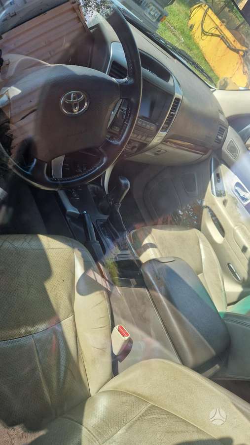 Toyota Land Cruiser - 5