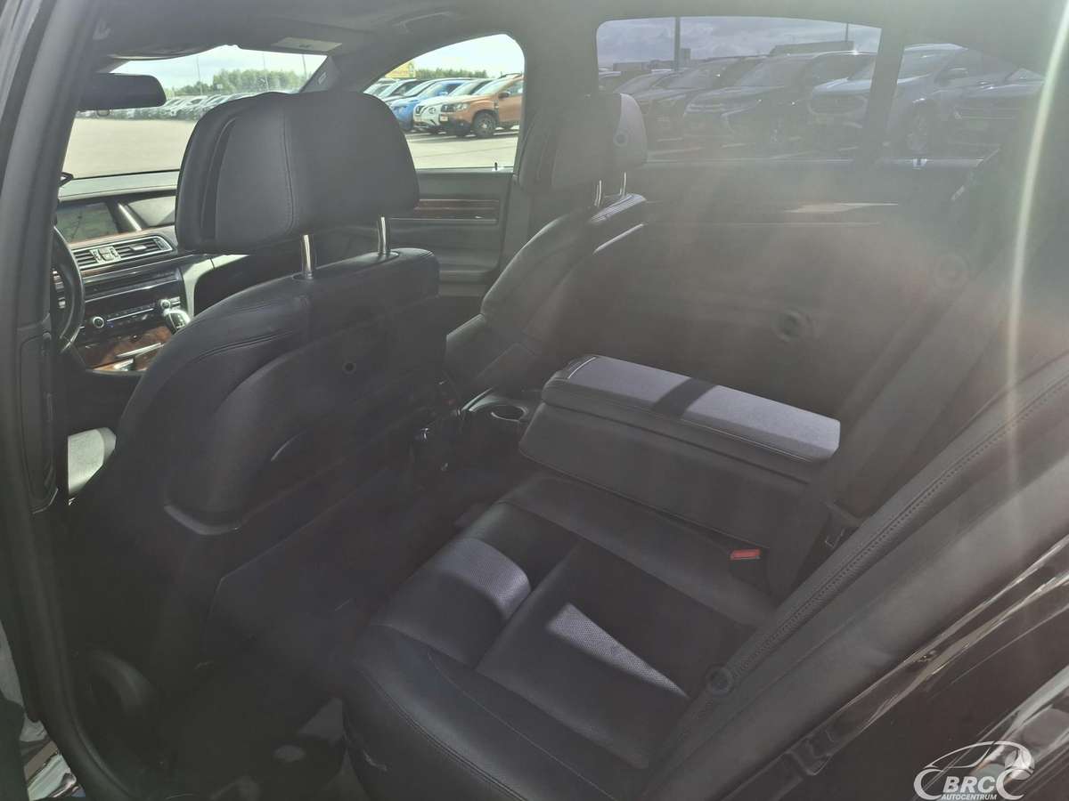 BMW 740, 3.0 l., Седан