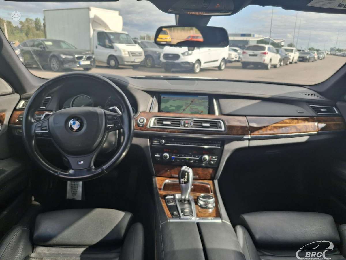 BMW 740, 3.0 l., Седан