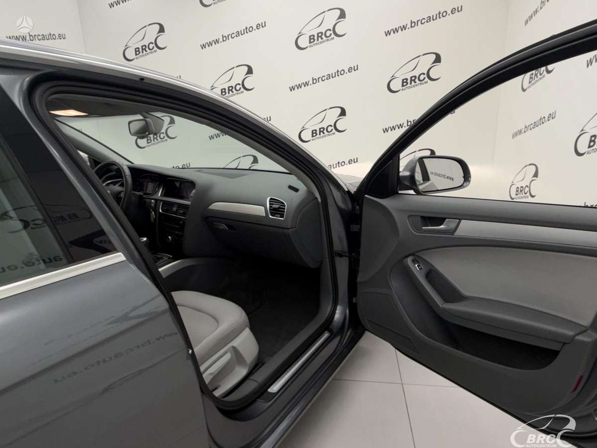 Audi A4, 2.0 l., Седан